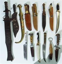 Sammlung von dreizehn Stück jagdlichen Messern. 