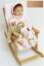 Reborn-Babypuppe mit Schaukelstuhl.