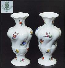 Paar Veilchen-Vasen.