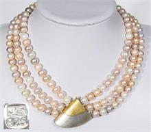 Zucht-Perlenkette mulitcolor, 3-reihig mit Silber-Schmuckschließe.