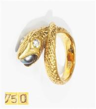 Schlangenring, 750er Gelbgold  mit anthrazitfarbener Perle und zwei Brillanten