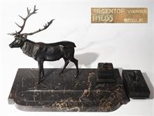 Wiener Bronze "Rothirsch" auf Marmor-Schreibtisch-Garnitur, bezeichnet: Argentor Vienna Thuss, (Richard Thuss, 1865 - 19