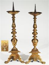 Paar Kerzenleuchter mit langem Dorn,  19. Jahrhundert.