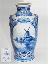 Delfter Fayence Vase, 20. Jahrhundert.
