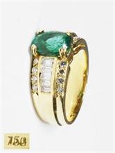 Ring, 750er Gelbgold  mit Smaragd, Diamanten und Brillanten.