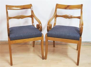 Paar Stühle im Biedermeier-Stil.