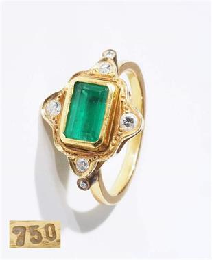 Ring mit Smaragd, wohl columbianisch