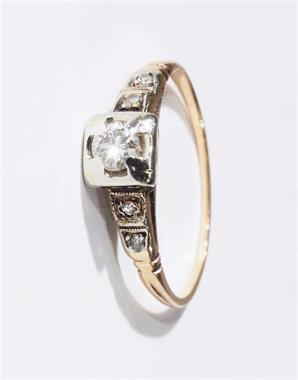 Vintage-Ring mit Diamanten.