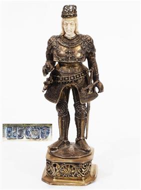 Bekrönte Statuette eines Königs,  HANAU, Silberwarenfabrik Ludwig Neresheimer & Co.
