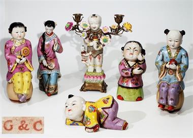 Sechs verschiedene asiatische Figuren, Keramik/Porzellan.