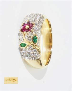 Brillant-Ring mit Blüte aus Smaragden  und Rubinen im Navette-Schliff.