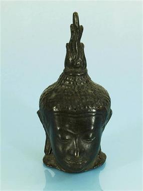Bronze-Buddhakopf..   wohl 18. Jahrhundert. Thailand. 
